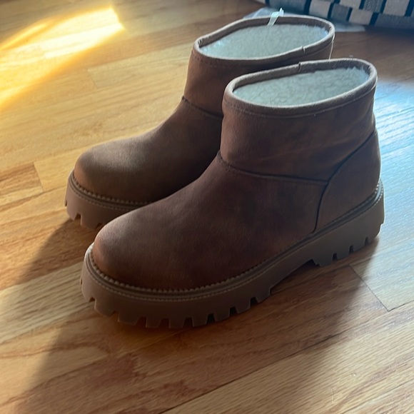 DV Dolce Vita Women's Lonny Ankle Boot size 9.5 - Picture 4 of 5